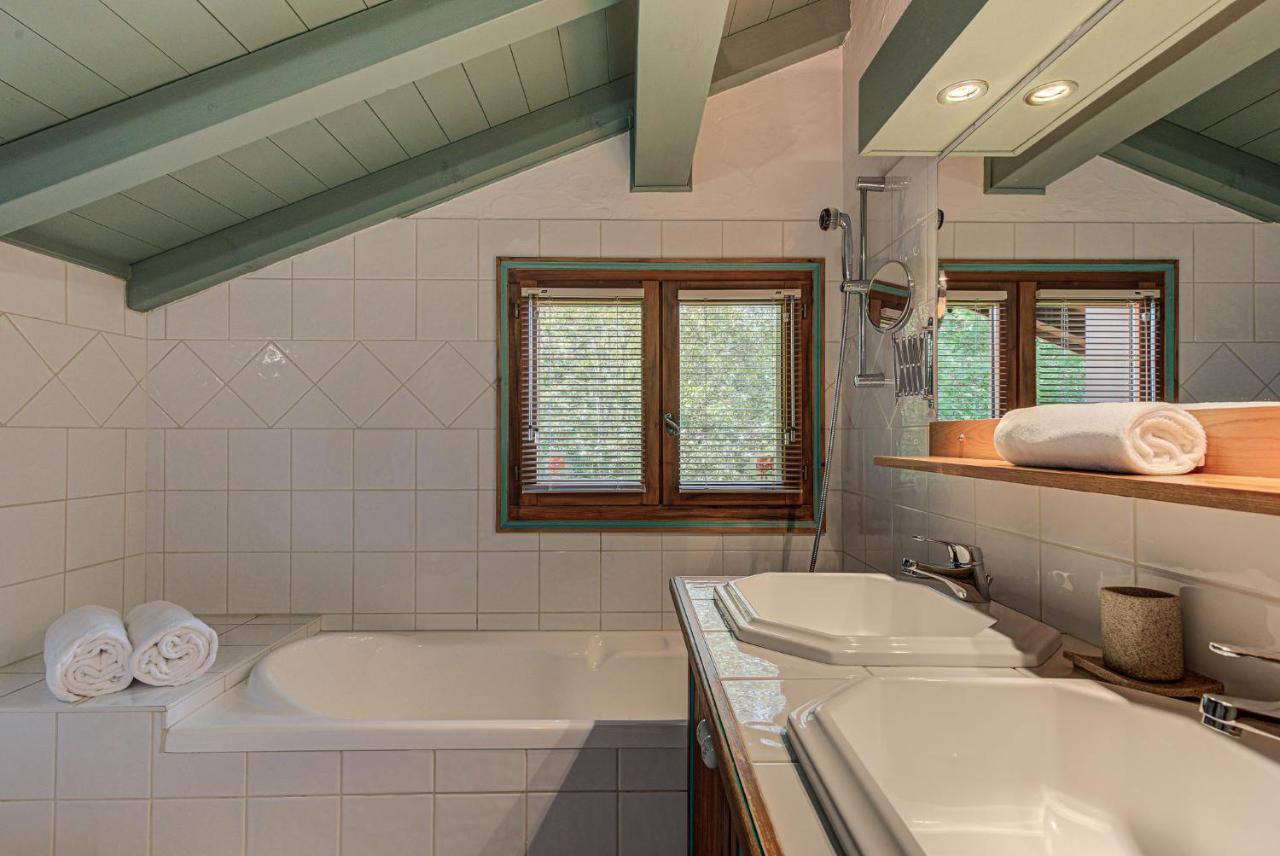 Chalet Blackbushe - Traditional Chalet - Alpes Travel - Sleeps 4-6 Les Houches Exterior photo